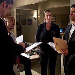 Fotoğraf Esai Morales