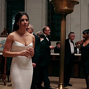 Fotoğraf Sarah Shahi