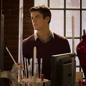 Fotoğraf Grant Gustin