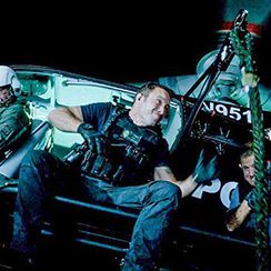 Fotoğraf Alex O'Loughlin