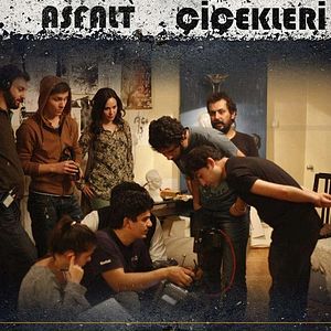 Fotoğraf Asfalt Çiçekleri