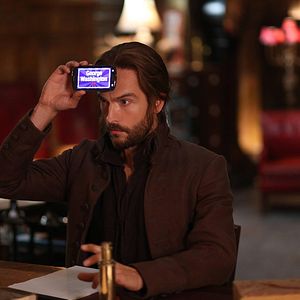 Fotoğraf Tom Mison