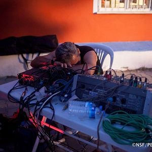 Fotoğraf Yapışık Kardeşler