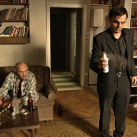 Fotoğraf Balkanlarda Herhangi Bir Adamın Ölümü