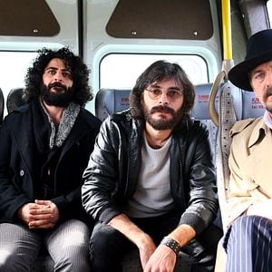 Fotoğraf Tehlikeyle Flört