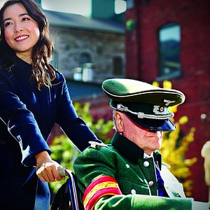 Fotoğraf Maya Erskine