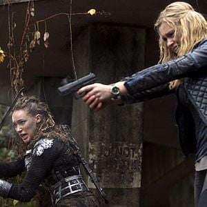 Fotoğraf The 100
