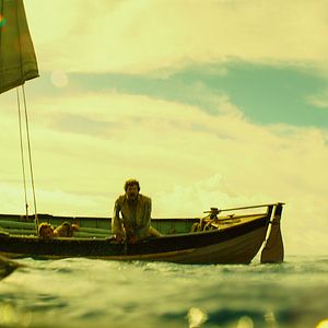 Fotoğraf Denizin Ortasında