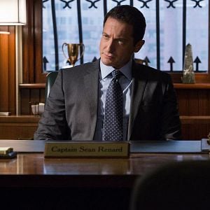 Fotoğraf Sasha Roiz