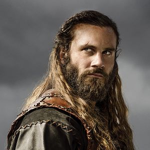 Fotoğraf Clive Standen