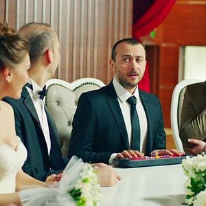 Fotoğraf Mutlu Ol Yeter