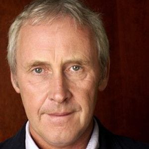 Fotoğraf Gillies MacKinnon