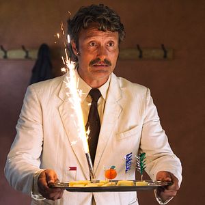 Fotoğraf Men and Chicken