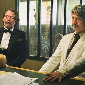 Fotoğraf Men and Chicken