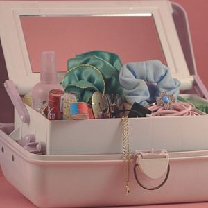 Fotoğraf Beyond Clueless