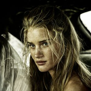 Fotoğraf Rosie Huntington-Whiteley