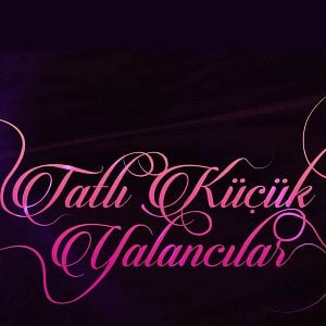 Fotoğraf Tatlı Küçük Yalancılar