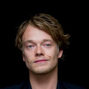 Fotoğraf Alfie Allen