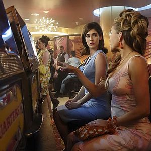 Fotoğraf Lizzy Caplan