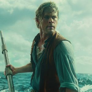 Fotoğraf Denizin Ortasında