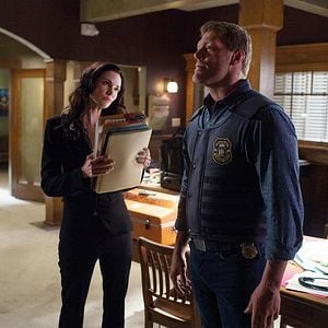 Fotoğraf Laura Mennell