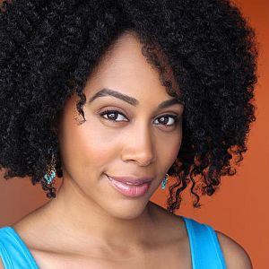 Fotoğraf Simone Missick