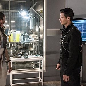 Fotoğraf Robbie Amell