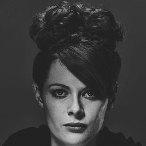 Fotoğraf Emily Beecham