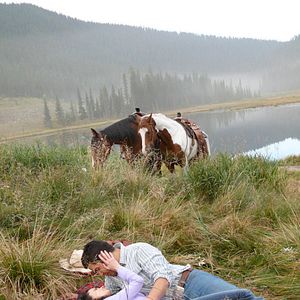 Fotoğraf Laura Mennell