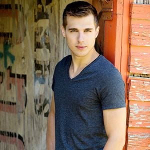 Fotoğraf Cody Linley