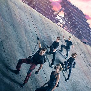 Fotoğraf Uyumsuz Serisi: Yandaş Bölüm 1