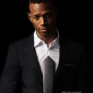 Fotoğraf Siyahın Elli Tonu