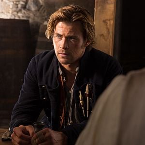 Fotoğraf Denizin Ortasında