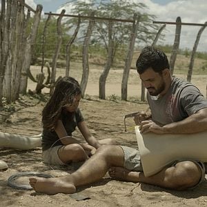 Fotoğraf Neon Boğa