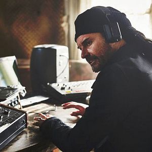 Fotoğraf Julian McMahon