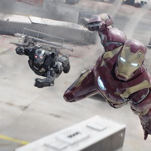 Fotoğraf Kaptan Amerika: Kahramanların Savaşı