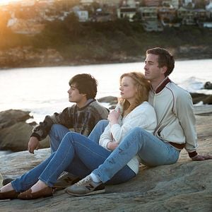 Fotoğraf Holding The Man