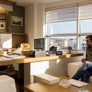 Fotoğraf Rüzgarda Salınan Nilüfer