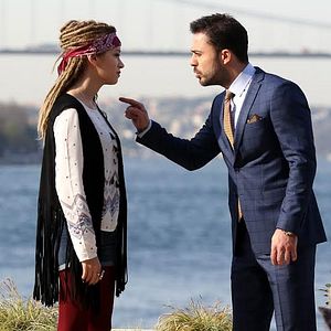 Fotoğraf Aşk Yalanı Sever