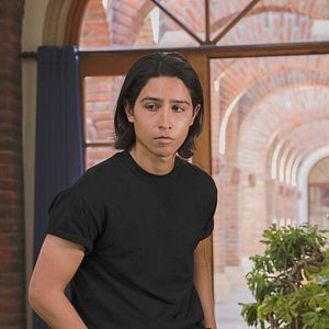 Fotoğraf Lorenzo James Henrie