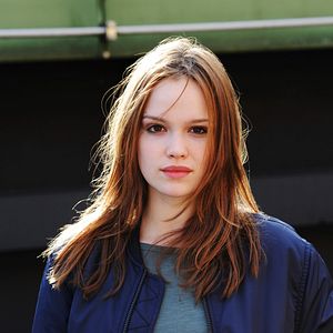 Fotoğraf Emilia Schüle