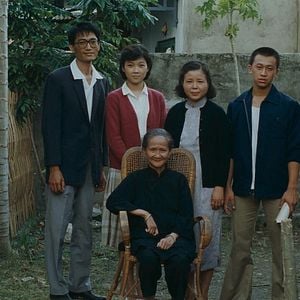 Fotoğraf A Time to Live, a Time to Die