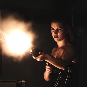 Fotoğraf Adelaide Kane