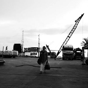 Fotoğraf Ang Babaeng Humayo