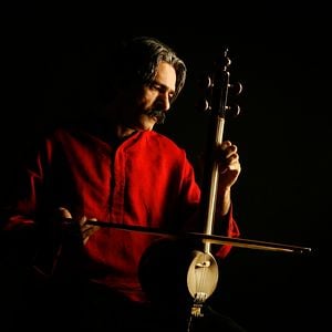 Fotoğraf Yabancıların Müziği