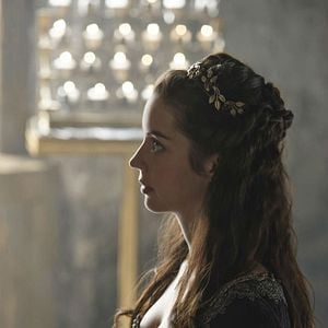 Fotoğraf Adelaide Kane