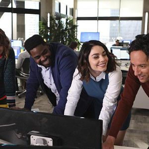 Fotoğraf Danny Pudi