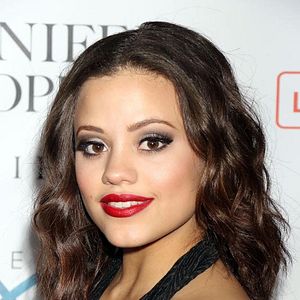 Fotoğraf Sarah Jeffery