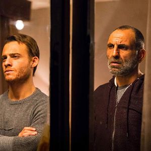 Fotoğraf Bu Şehir Arkandan Gelecek