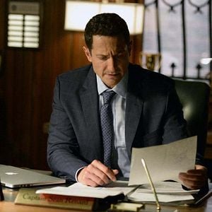 Fotoğraf Sasha Roiz
